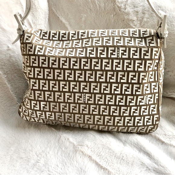 Fendi Rare Mamma Forever Rubberized Logo Bag - Picture 7 of 15